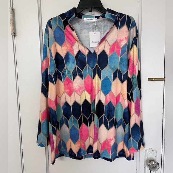 Soft tunic in stained glass pattern by Neezeelee, XL - Picture 1 of 12